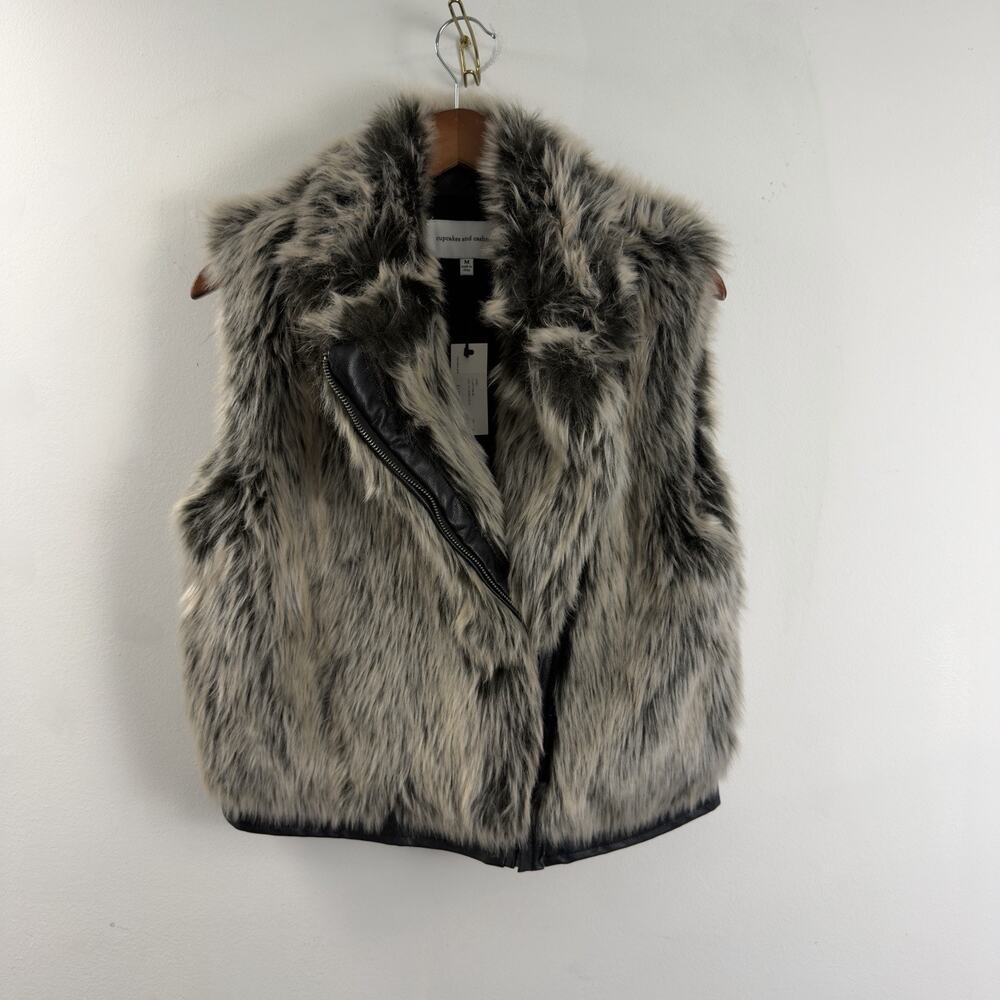 NWT Womens Cupcakes And Cashmere Faux Fur Leather Vest Medium Top